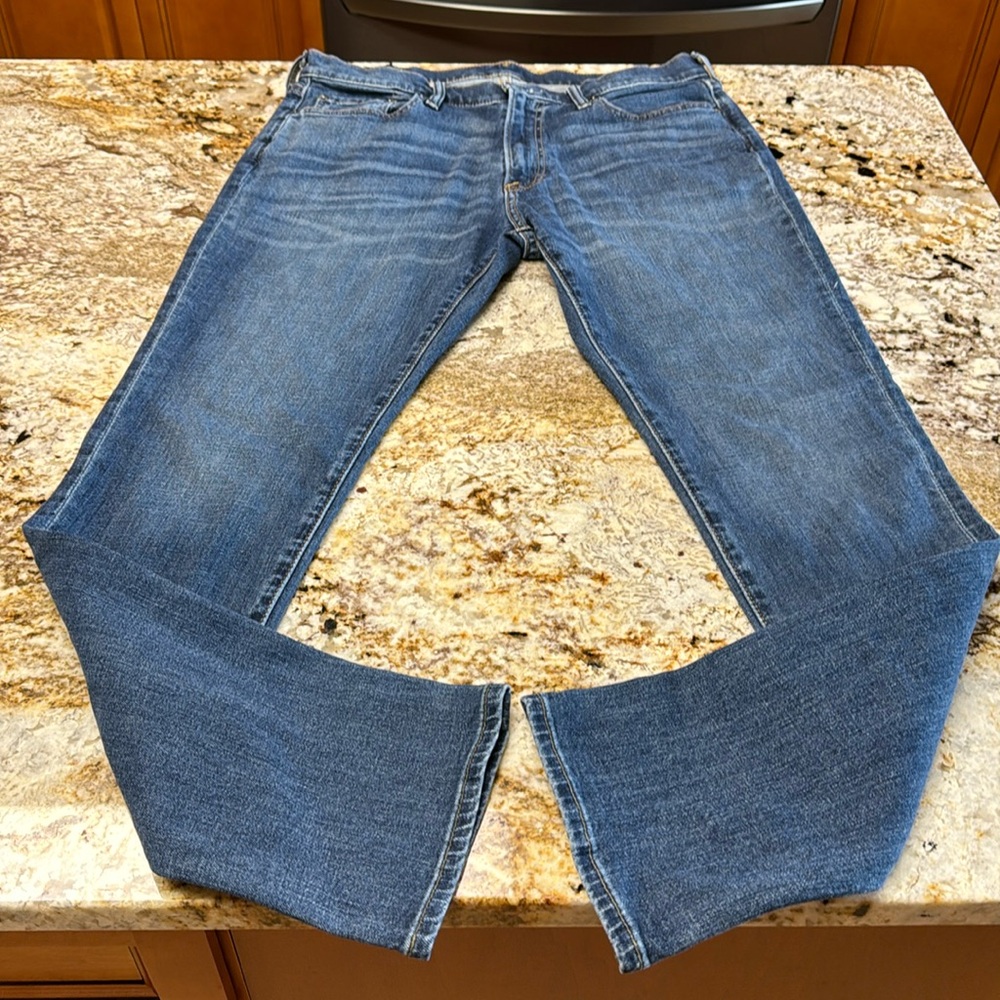 Abercrombie & Fitch Men’s 34 x 34 Athletic Skinny Stretch